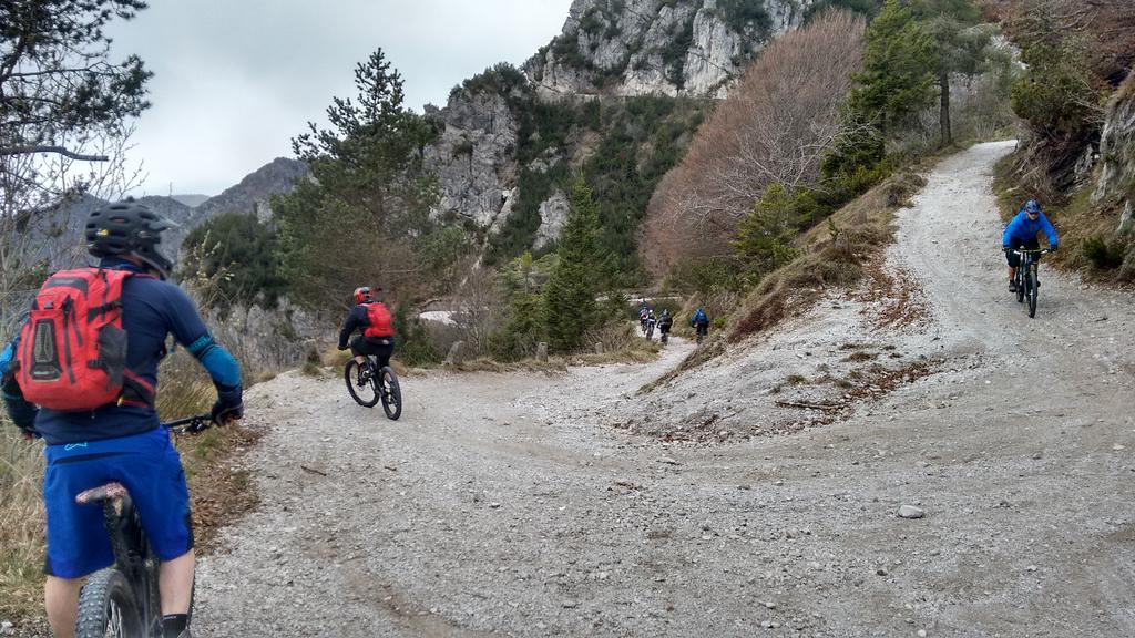 Casa Vacanze Regina Del Lago Tremosine Bagian luar foto