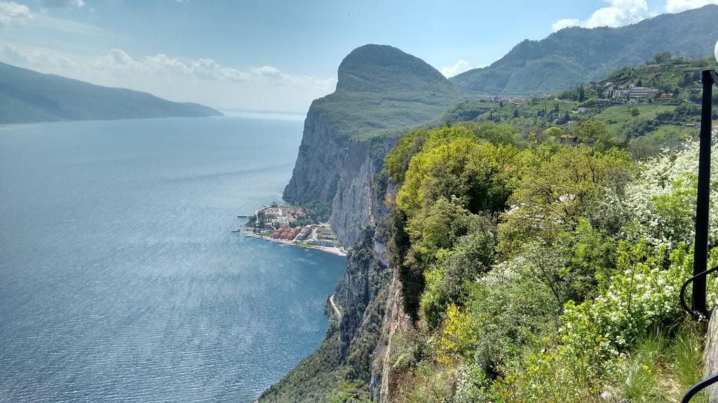 Casa Vacanze Regina Del Lago Tremosine Bagian luar foto