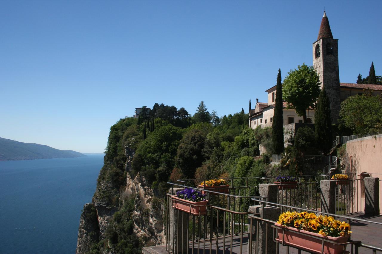 Casa Vacanze Regina Del Lago Tremosine Bagian luar foto